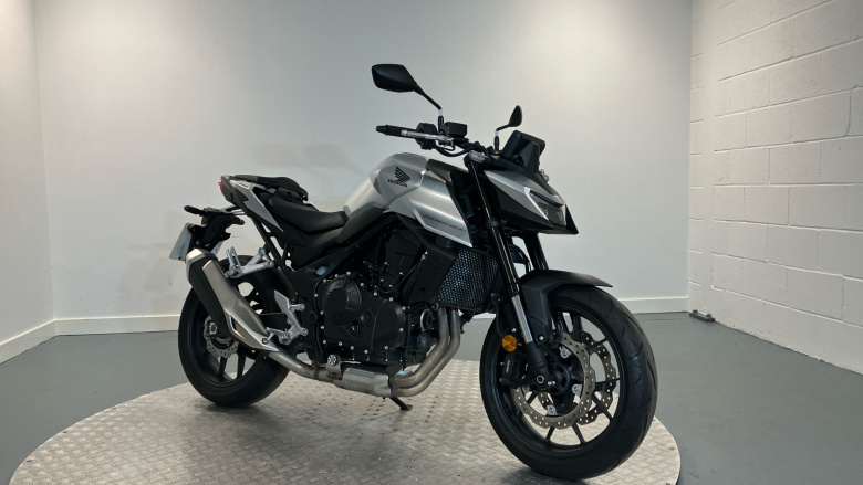 Honda CB750 Hornet (25MY)